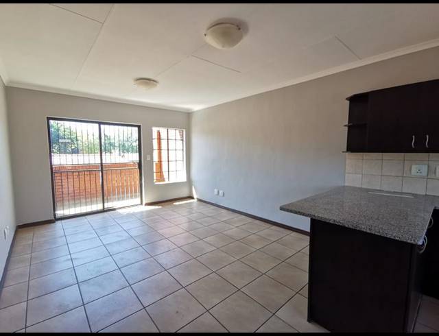 2 BEDROOM TOWNHOUSE FOR SALE IN MEYERTON CENTRAL